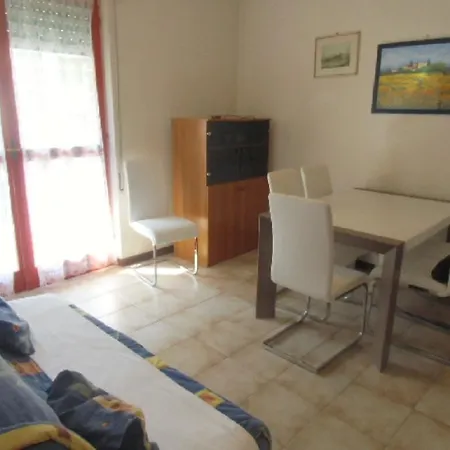 아파트 Condominio Al Faro
